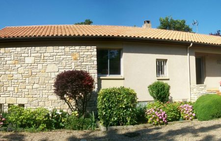 Chambre d'h&ocirc;tes n&deg;86G3030 Avanton - Vienne - La maison c&ocirc;t&eacute; route de Preuilly, n&deg; 15 &agrave; MARTIGNY
86170 AVANTON
